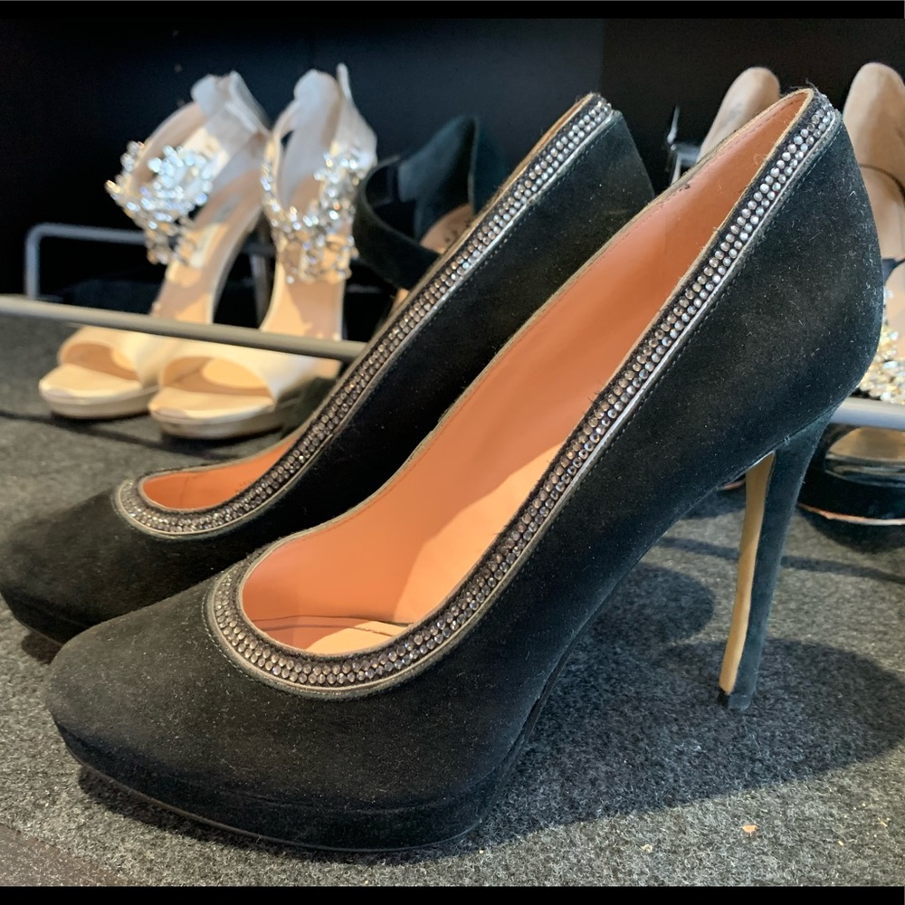 Enzo Angiolini Black Suede Pump 7.5M